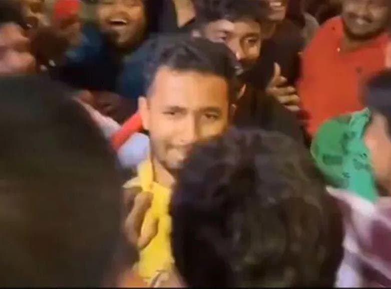 A CSK fan was manhandled by the RCB supporters, who mocked him over the result.