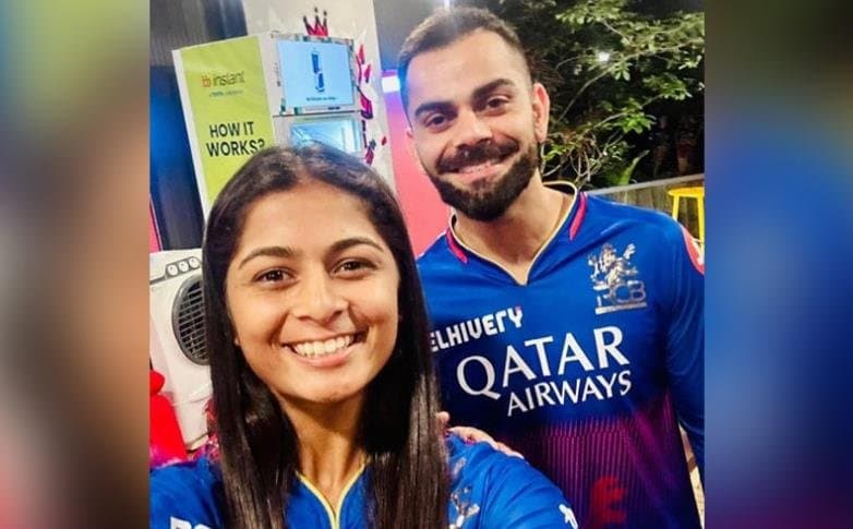 RCB's Shreyanka Patil with Virat Kohli