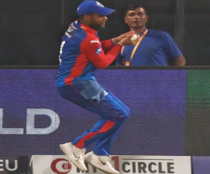 Caught on Camera: Delhi Capitals’ Instagram Post Goes Viral After Sanju Samson’s Dismissal Controversy